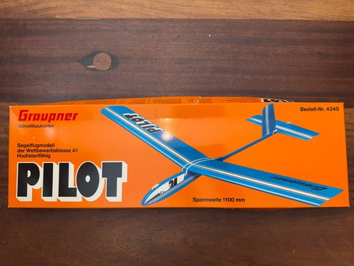Graupner 4245 pilota aliante
